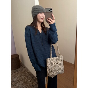韩系镂空小v领套头毛衣女2026秋季新款长袖休闲风宽松设计感上衣
