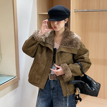 冬季大翻领羊羔毛皮毛一体短外套女韩版宽松加厚拉链上衣潮66070