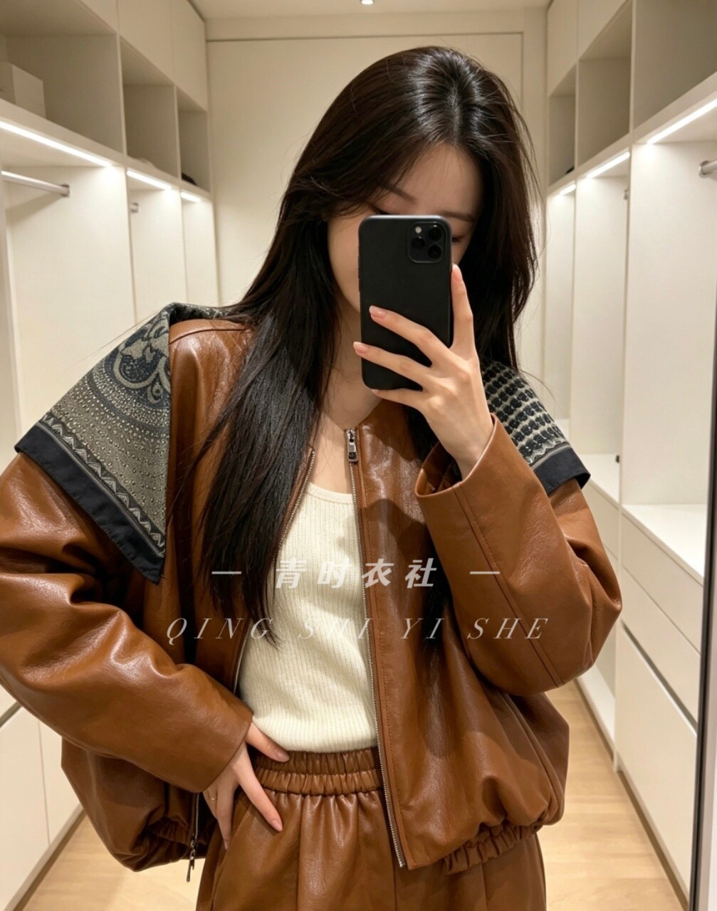 高端丝巾披肩短款皮衣女秋新款