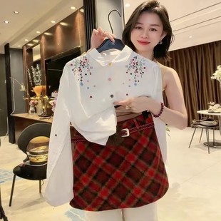 新款 女2026春季 宽松百搭文艺衬衣 衬衫 欧货设计感刺绣小花翻领长袖