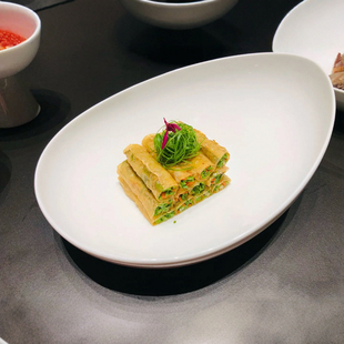 陶瓷纯白异形奇石长盘冷菜深盘不规则长方餐厅会所餐具凉菜特色盘