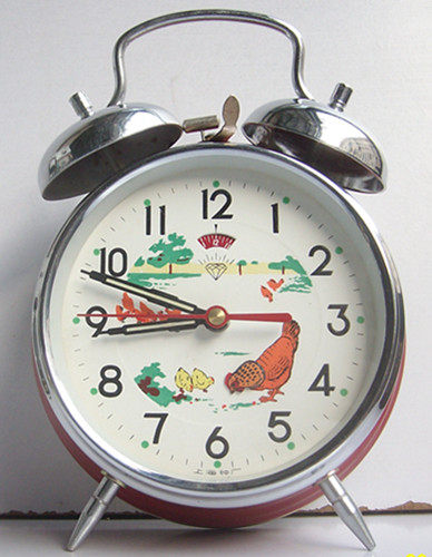 全铜齿轮89年生产红色鸡吃米钻石牌机械闹钟