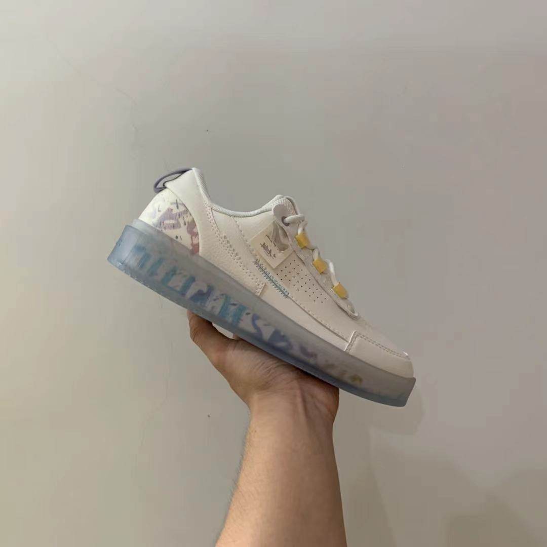 安踏果冻鞋stash21年夏季新款透明底休闲运动小白鞋女922118030-1