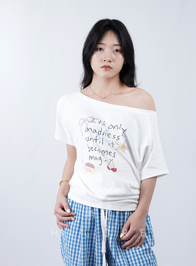 2025夏季新款手绘涂鸦斜肩短袖女百搭宽松显瘦一字肩t恤韩系上衣