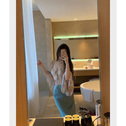 水彩晕染碎花雪纺衫女方领设计感显瘦打揽小衫上衣度假出片衣服