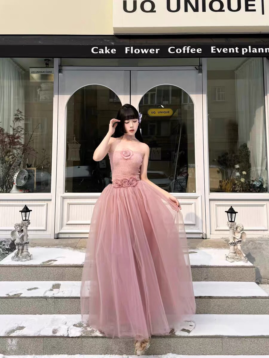 法式甜美粉色抹胸晚礼服裙女春夏气质轻奢小众气质名媛玫瑰网纱裙