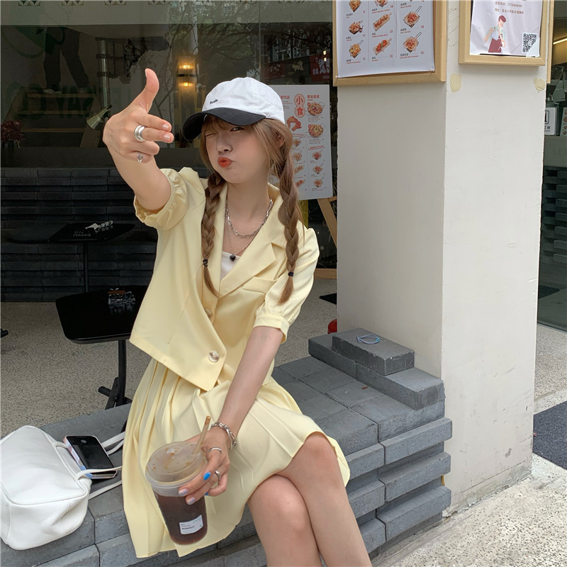 Real shot! Real price! Korean summer loose thin loose small coat + pleated high waist A-line skirt suit