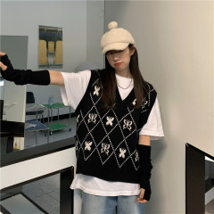 Real shot! Real price! Korean early spring two wear hook flower stitching vest sweater