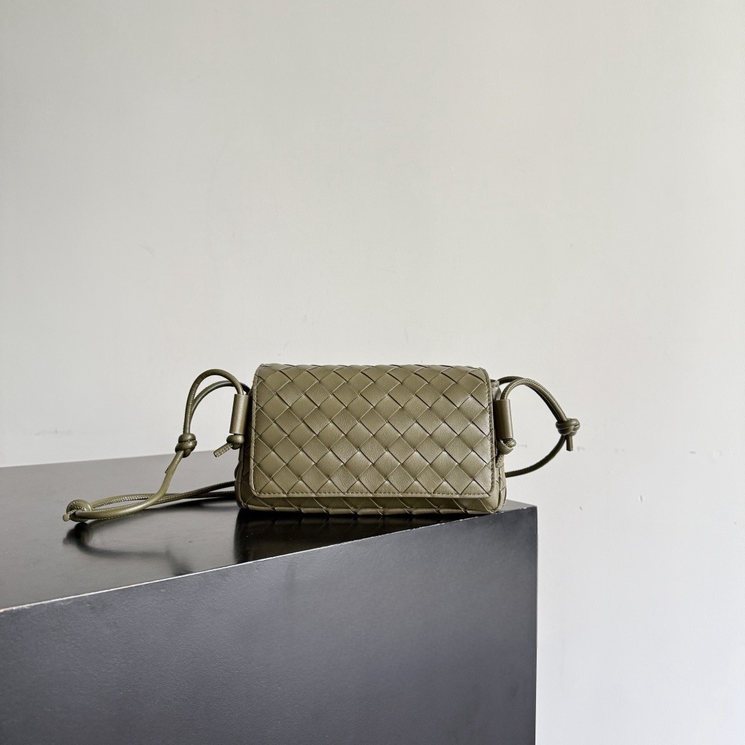 新款手工编织女notturno手拿手提单肩斜挎包时尚轻奢百搭明星同款