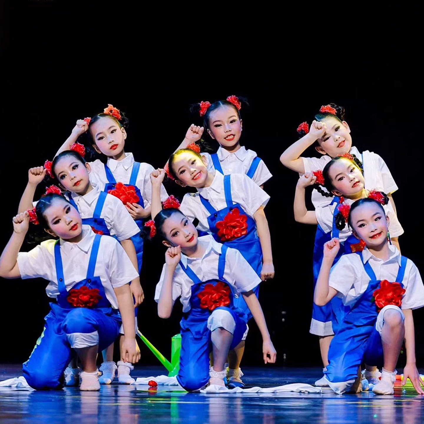 劳动最光荣演出服农民舞蹈服六一丰收节道具儿童背带裤表演服服装