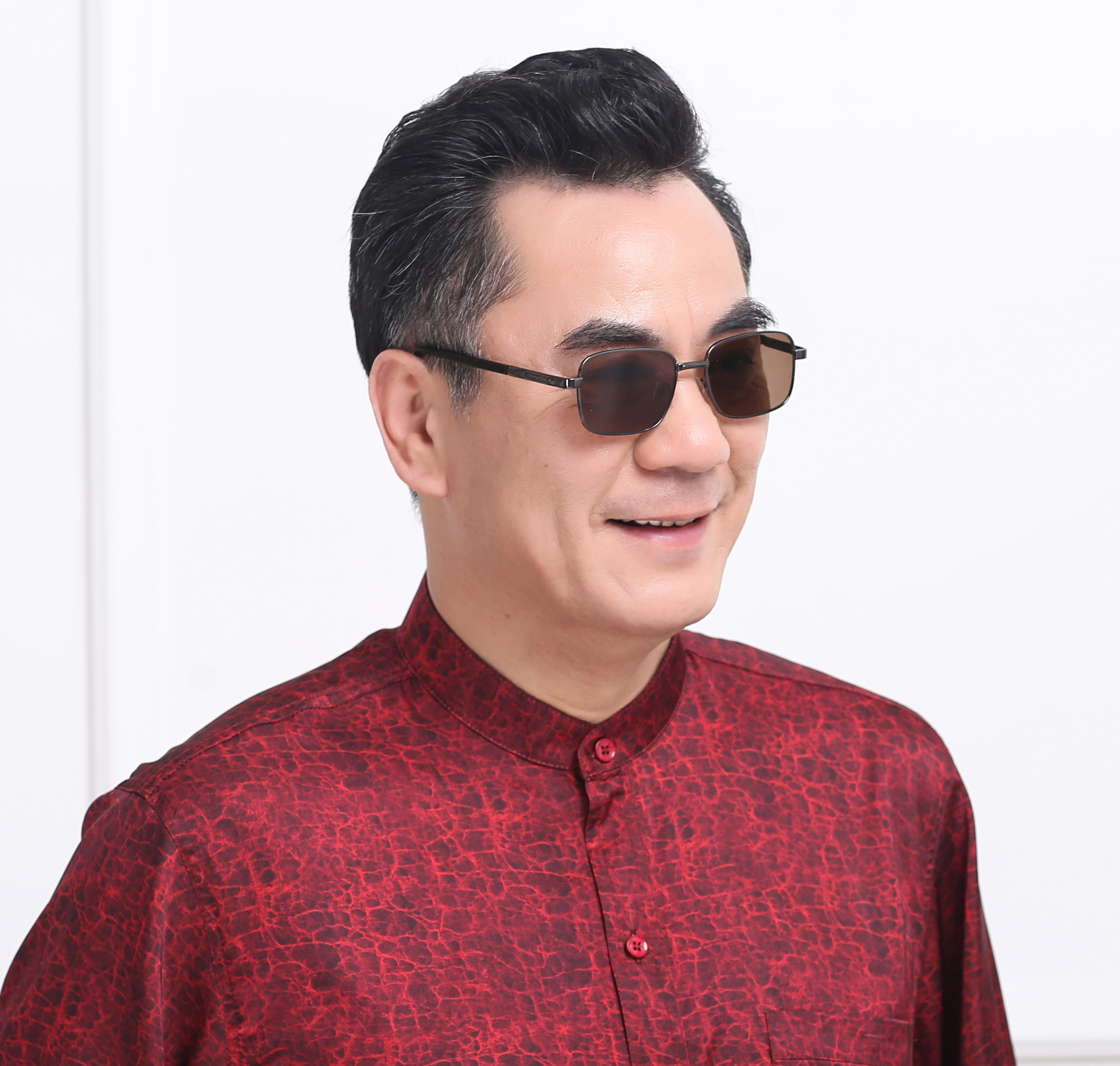 水晶眼镜男石头镜遮光护眼