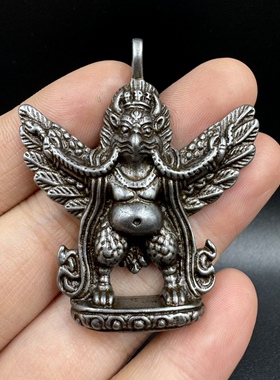 手工敲打錾刻天铁托甲大鹏金翅鸟项链挂件吊坠随身护法铁配饰