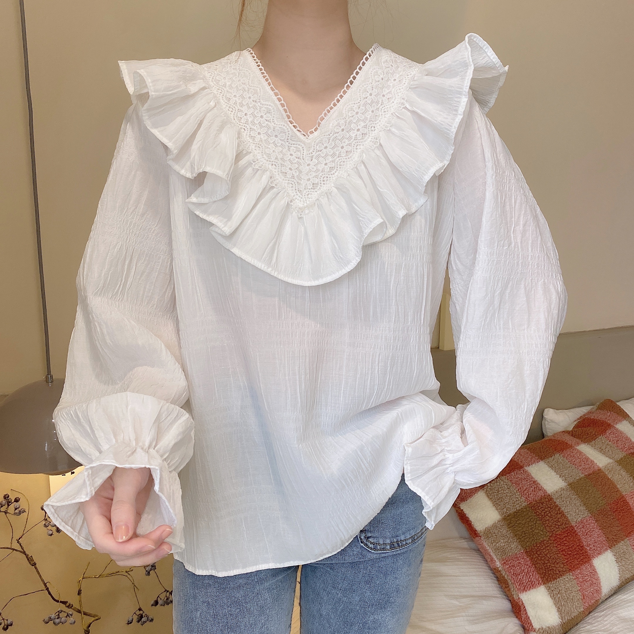 Real price ~ new solid color sweet lace up Ruffle chiffon shirt versatile loose V-Neck long sleeve top