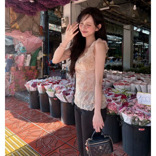 甜美纯欲天花板韩系蕾丝V领显瘦背心夏季新款后绑带晕染碎花上衣