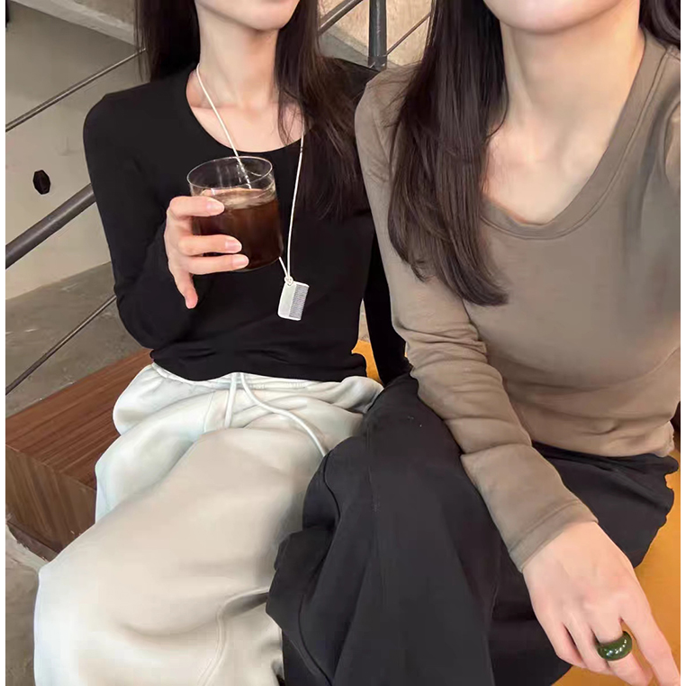 陆续！U领磨毛打底衫韩国25冬新款修身显瘦纯色套头长袖T恤上衣女