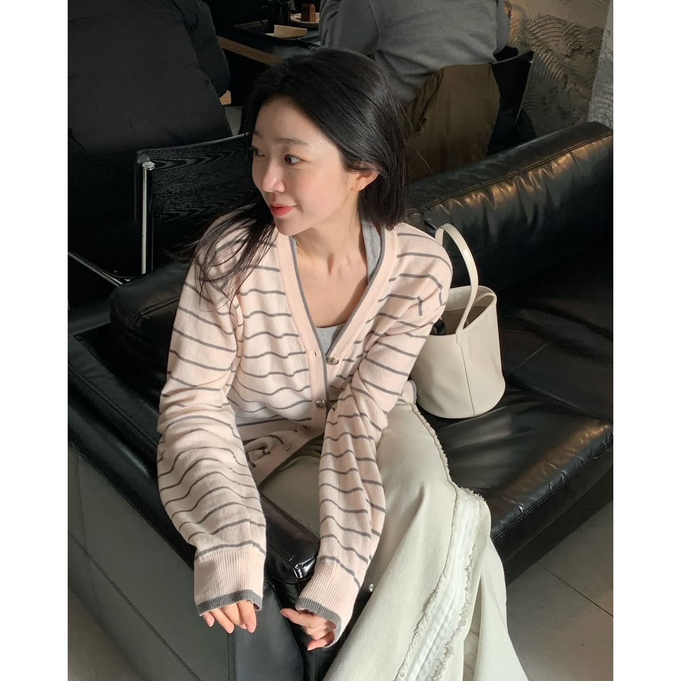 秒发！慵懒设计感韩国2025早秋质感V领系扣条纹针织开衫长袖上衣
