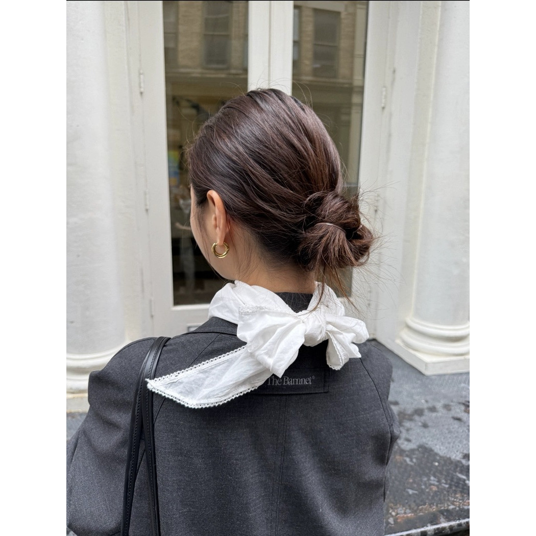 秒发！时髦精入2025秋韩国th*Bar*net纯色甜美蕾丝刺绣三角围巾女