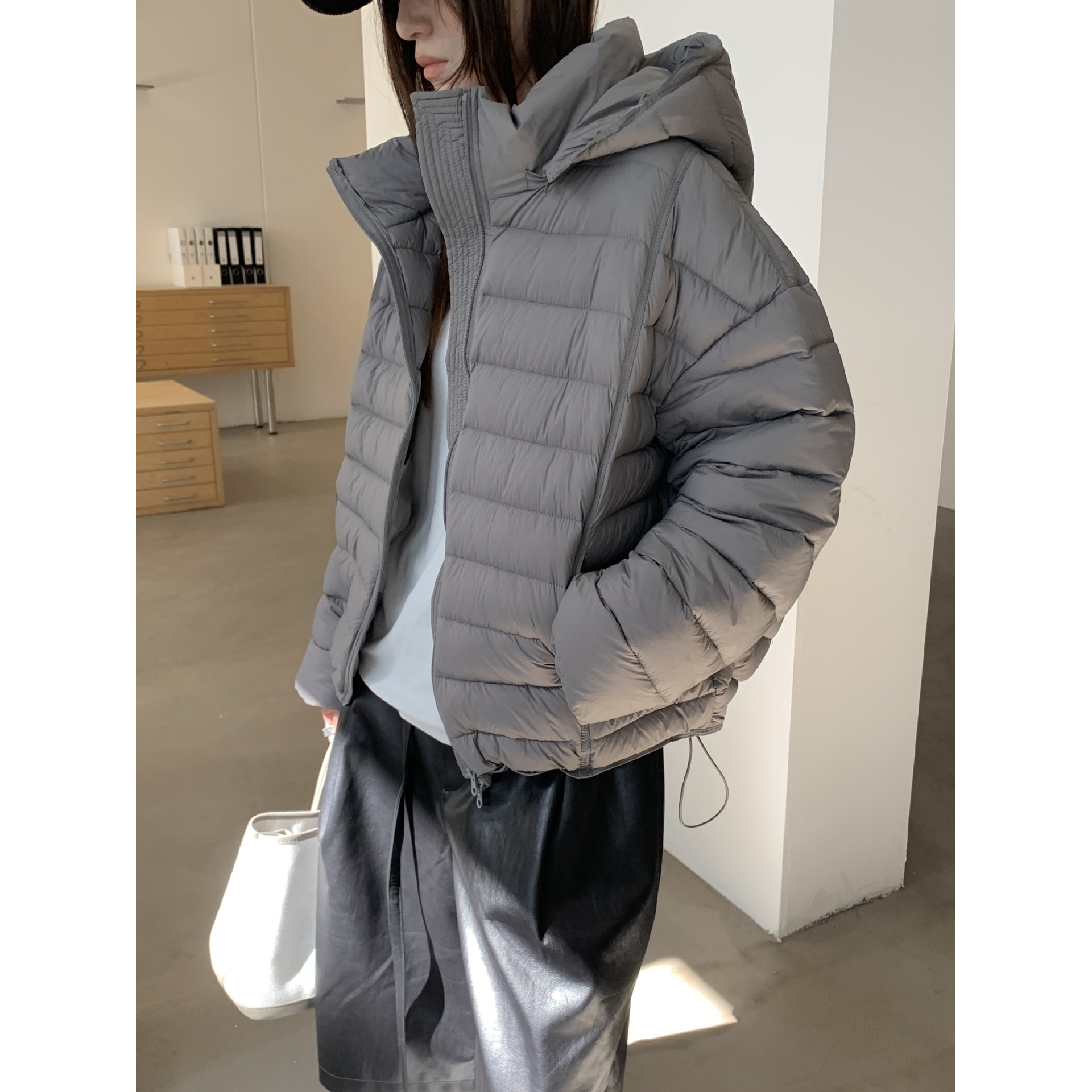 现货！90鸭绒排骨羽绒服韩国2025冬季新款纯色百搭连帽拉链外套女