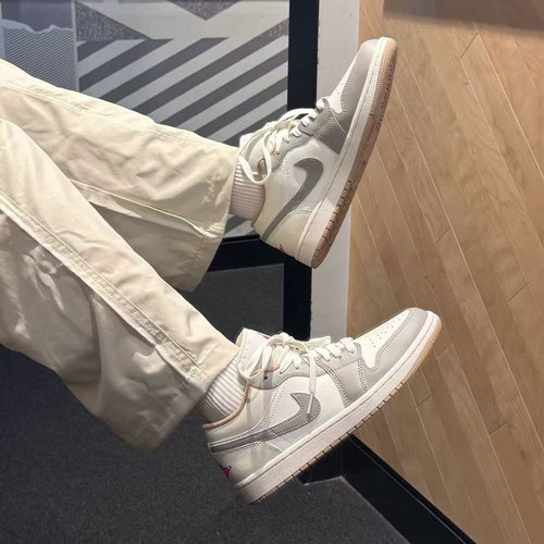 耐克/Nike Air Jordan 1 Low米灰低帮舒适百搭运动板鞋553558-169