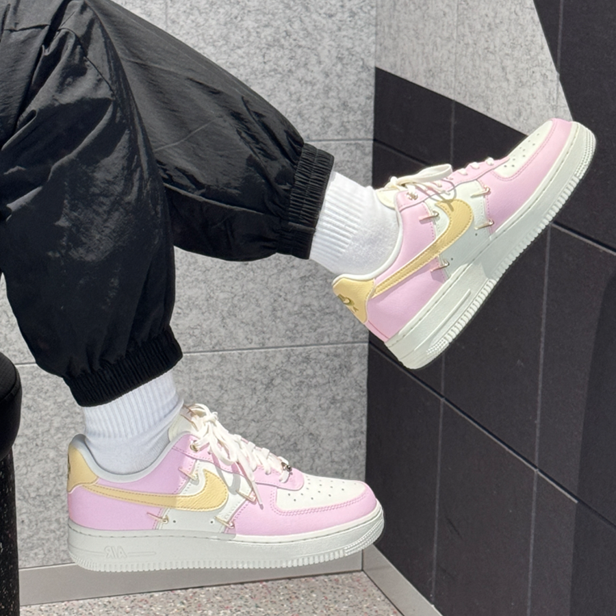 耐克/Nike Air Force 1 空军一号女子白粉复古运动板鞋IB2574-600