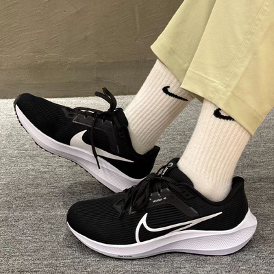 耐克/Nike Air Zoom Pegasus 40 黑色男子复古跑步鞋 DV3853-001