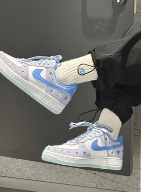 耐克/Nike Air Force 1 Low 冰蓝色女款舒适低帮板鞋 HQ8051-400