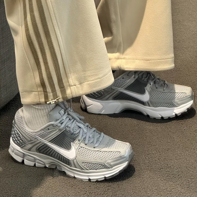 耐克/Nike Zoom Vomero 5复古低帮缓震运动男子休闲鞋 FJ4151-003,运动鞋new,板鞋,淘宝优惠券,粉丝福利购,淘宝优惠卷