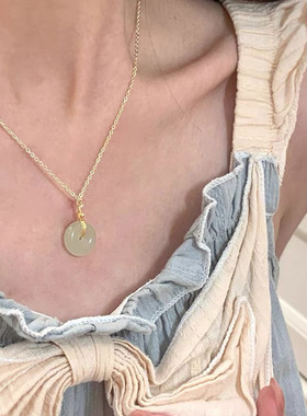 招财纳福仿玉石吊坠项链配饰女新中式平安扣感轻奢小众锁骨链