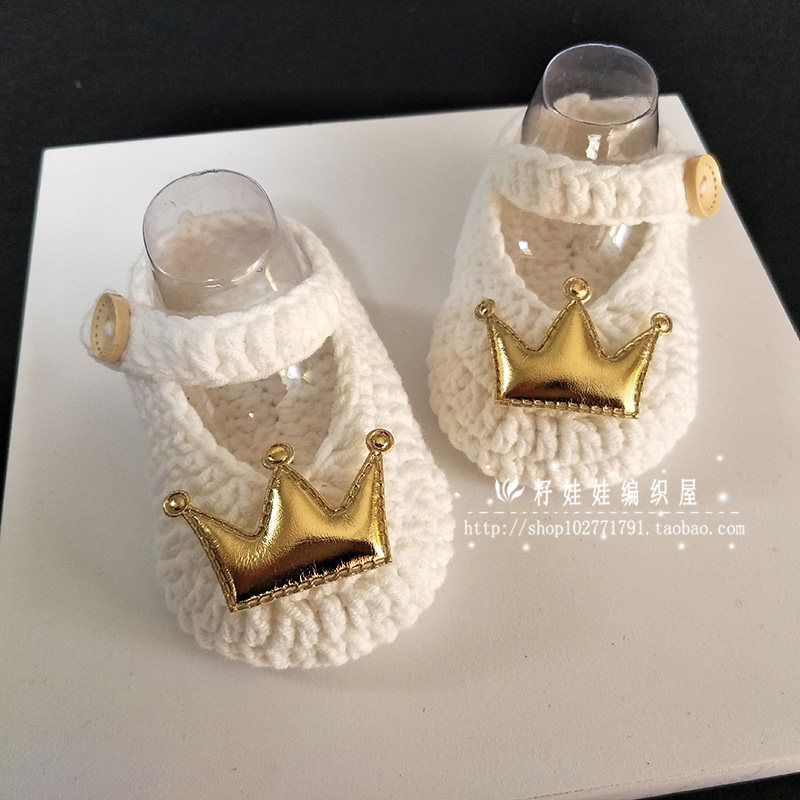 婴儿鞋0-1岁不掉鞋手工毛线鞋子软底女宝宝春秋系带防掉公主船袜