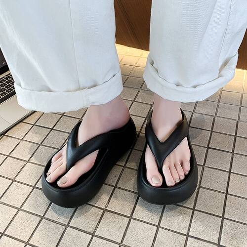 夏季浴室轻便百搭海边拖鞋软底沙滩2026新款防滑可外穿夹脚人字拖