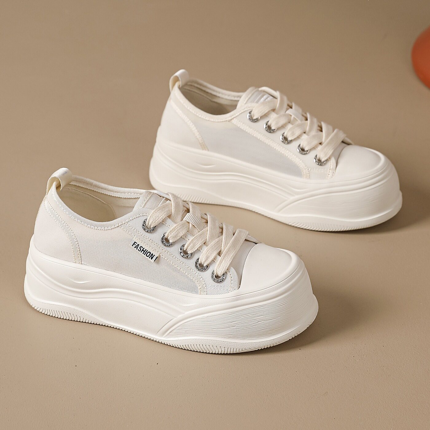 网面透气小白鞋潮女款2026年新款夏季薄款运动老爹鞋旅游轻便网鞋