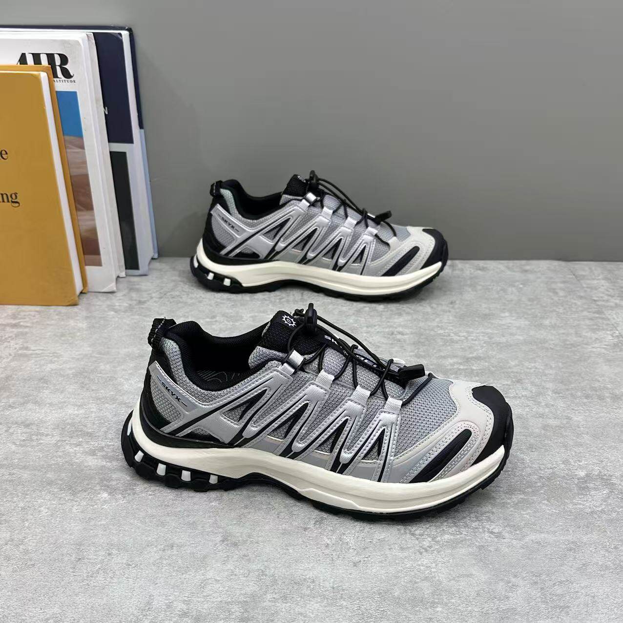 登山鞋男2026夏季新款网面透气休闲运动鞋时尚潮流百搭户外徒步鞋