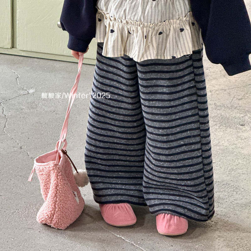 儿童灰色条纹休闲直筒裤