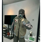 灰色