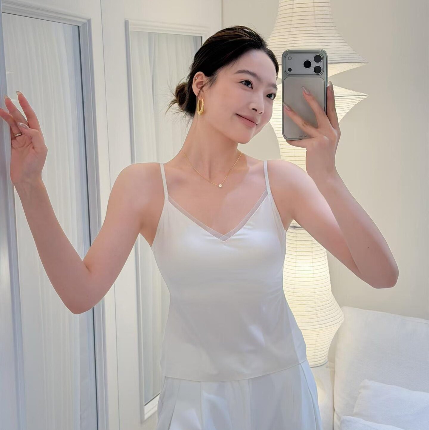 四季青爆款欧根纱裸感吊带背心胸垫一体杯清雅美背遮肚显瘦25311