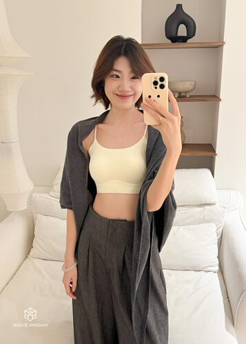 NAIVE MADAM内目23101一字抹素衣带胸垫裹胸无钢圈聚拢美背文胸女
