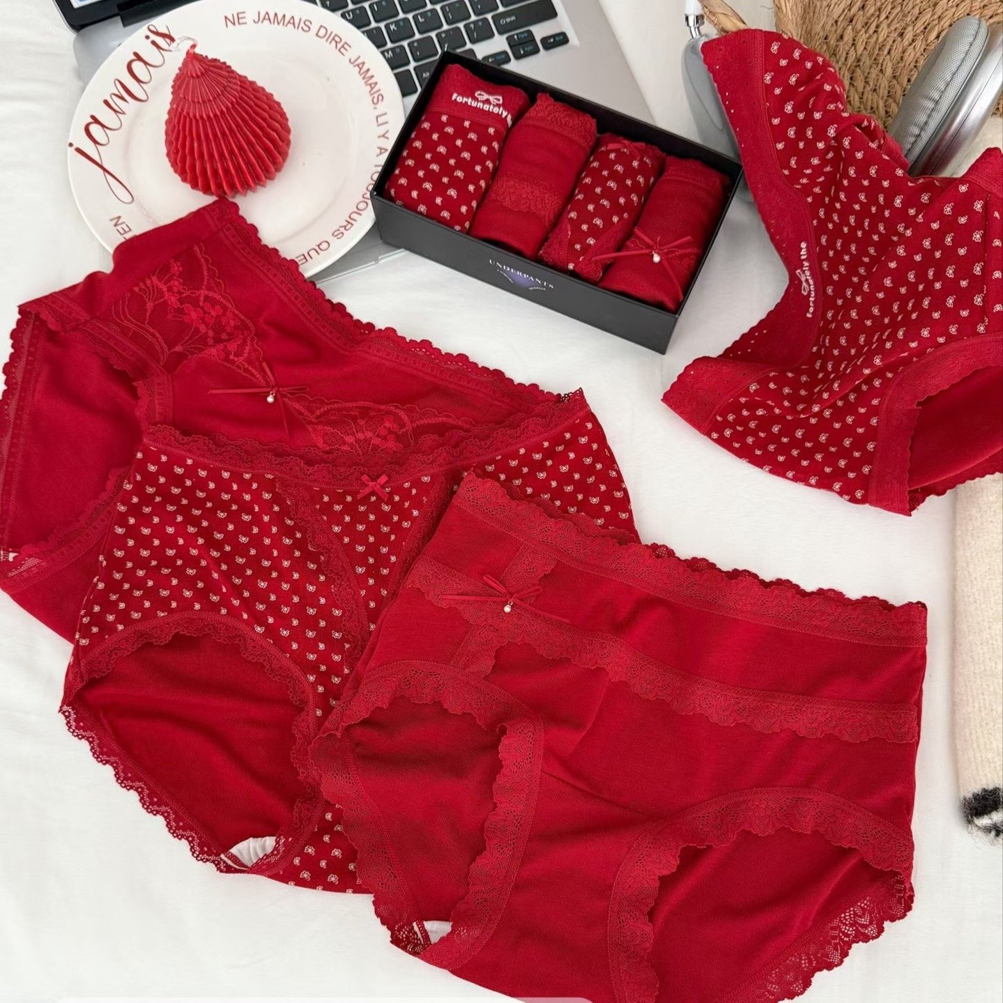 番茄红印花红色内裤女中腰蕾丝结婚喜庆本命年三角裤4条29060,女士内衣/男士内衣/家居服,女三角裤,淘宝优惠券,粉丝福利购,淘宝优惠卷