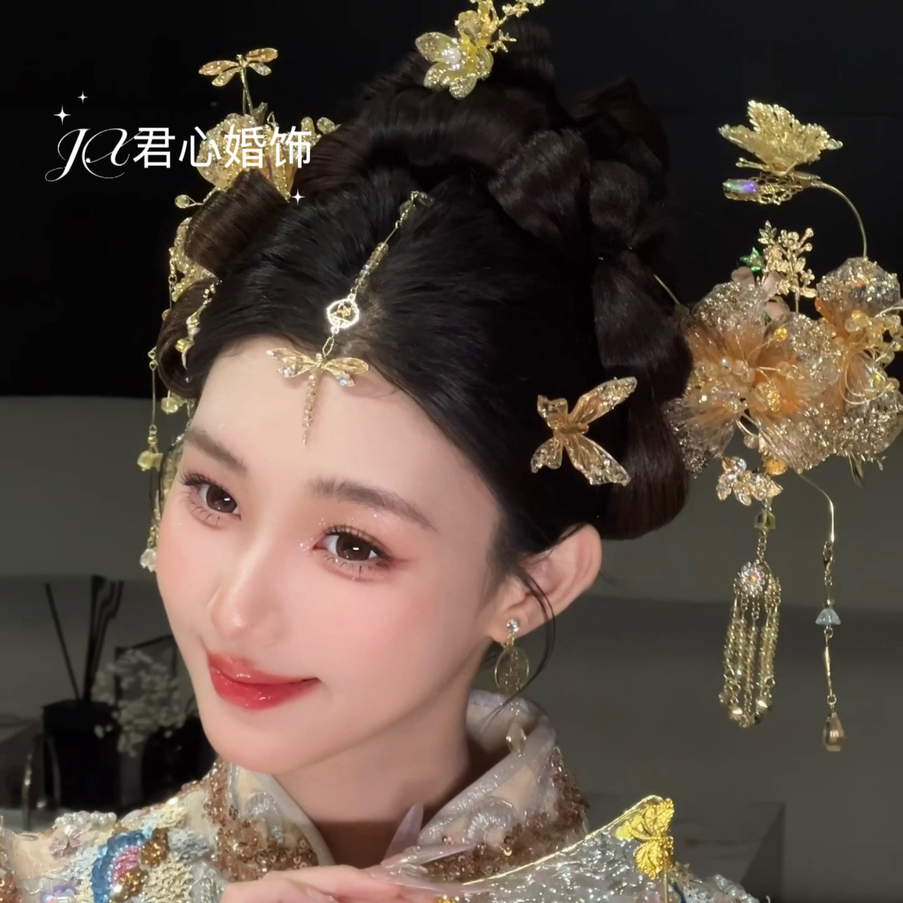 君心家 i3xs原创香槟色花朵流苏步摇不对称小钗额饰八件套新娘