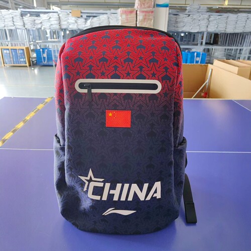 李宁新款乒乓球大容量双肩背包