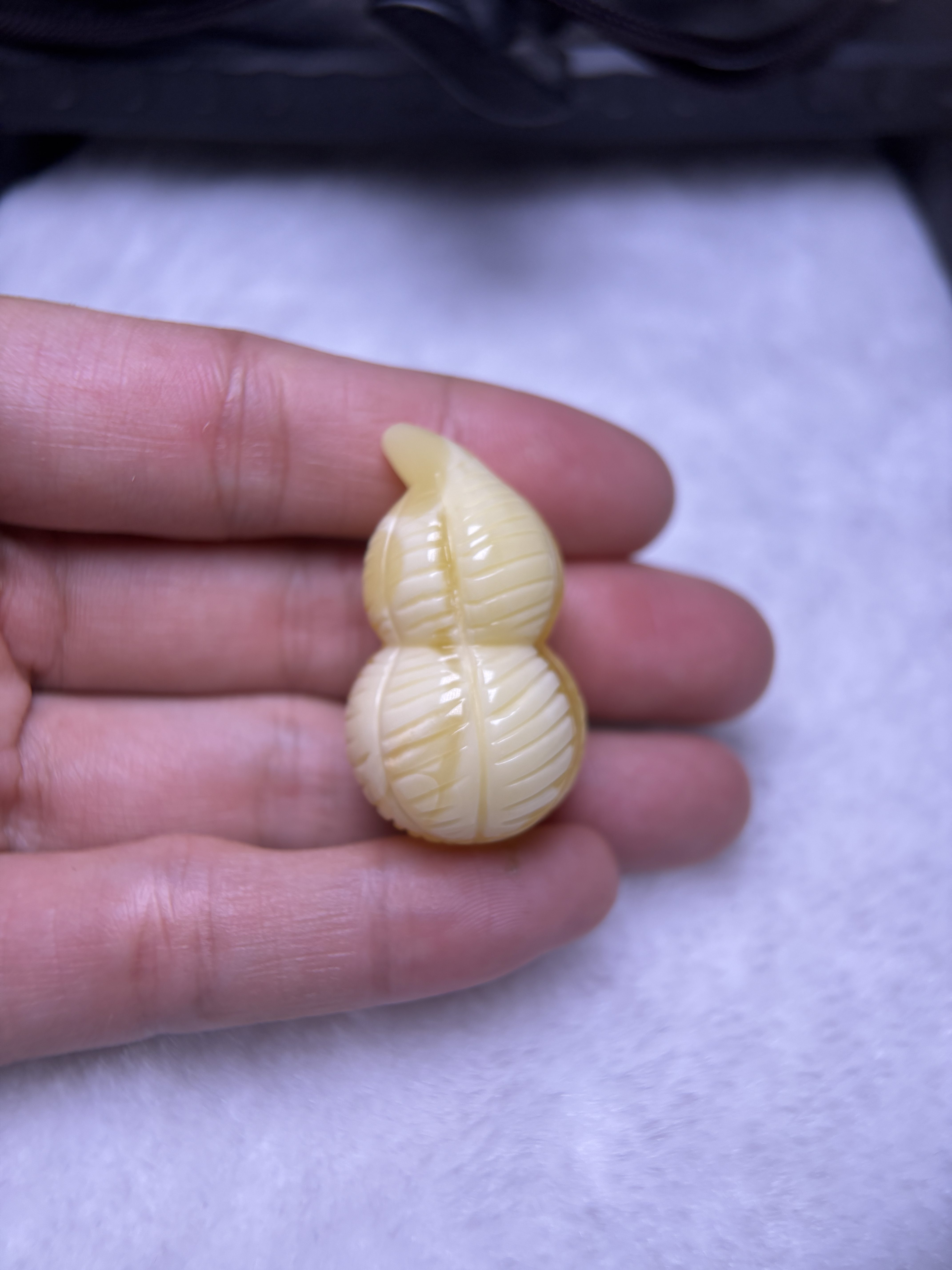 天然乌料白花蜡立体葫芦吊坠 蜡质浓郁 花纹漂亮 毛衣链