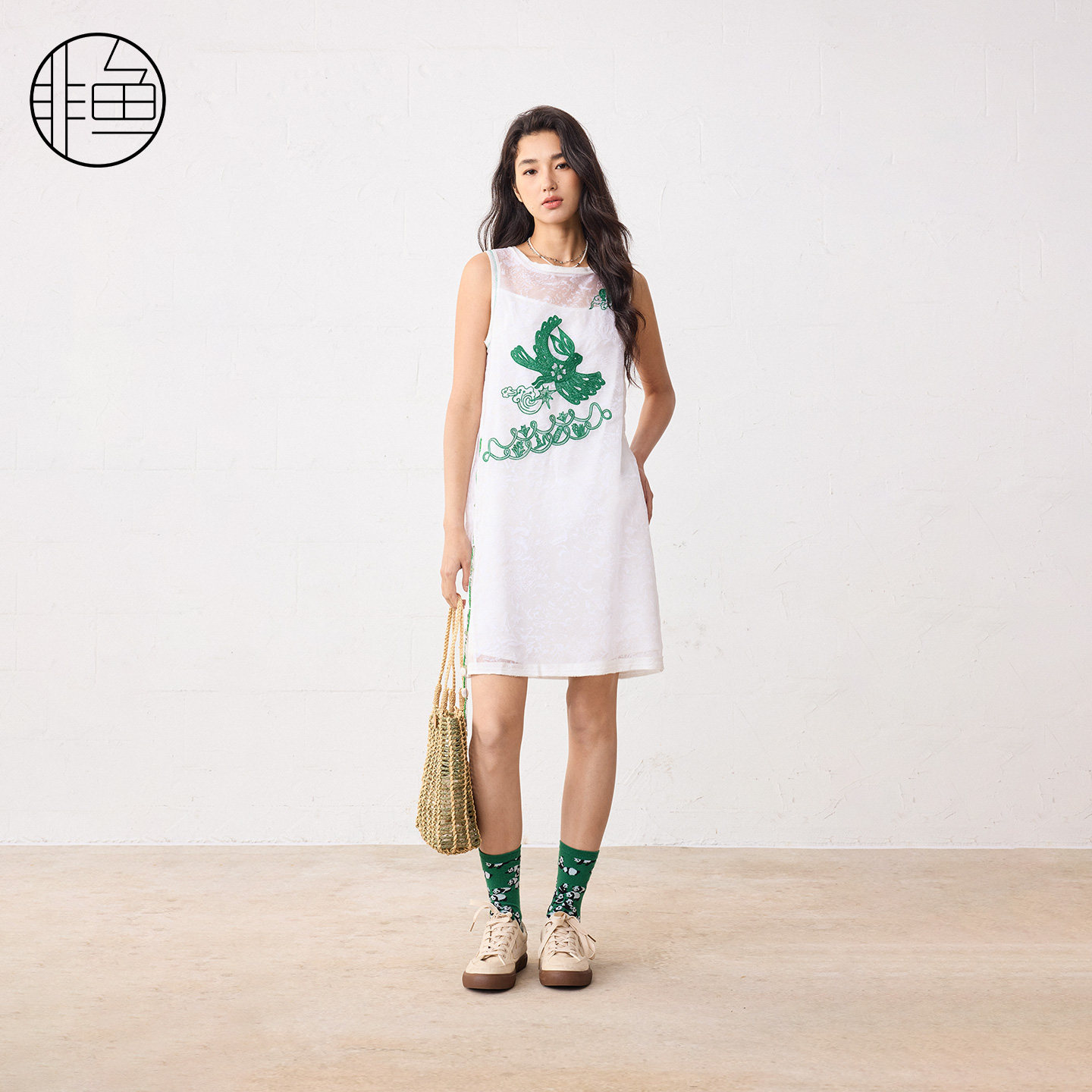 非鱼夏季提花刺绣显瘦连衣裙