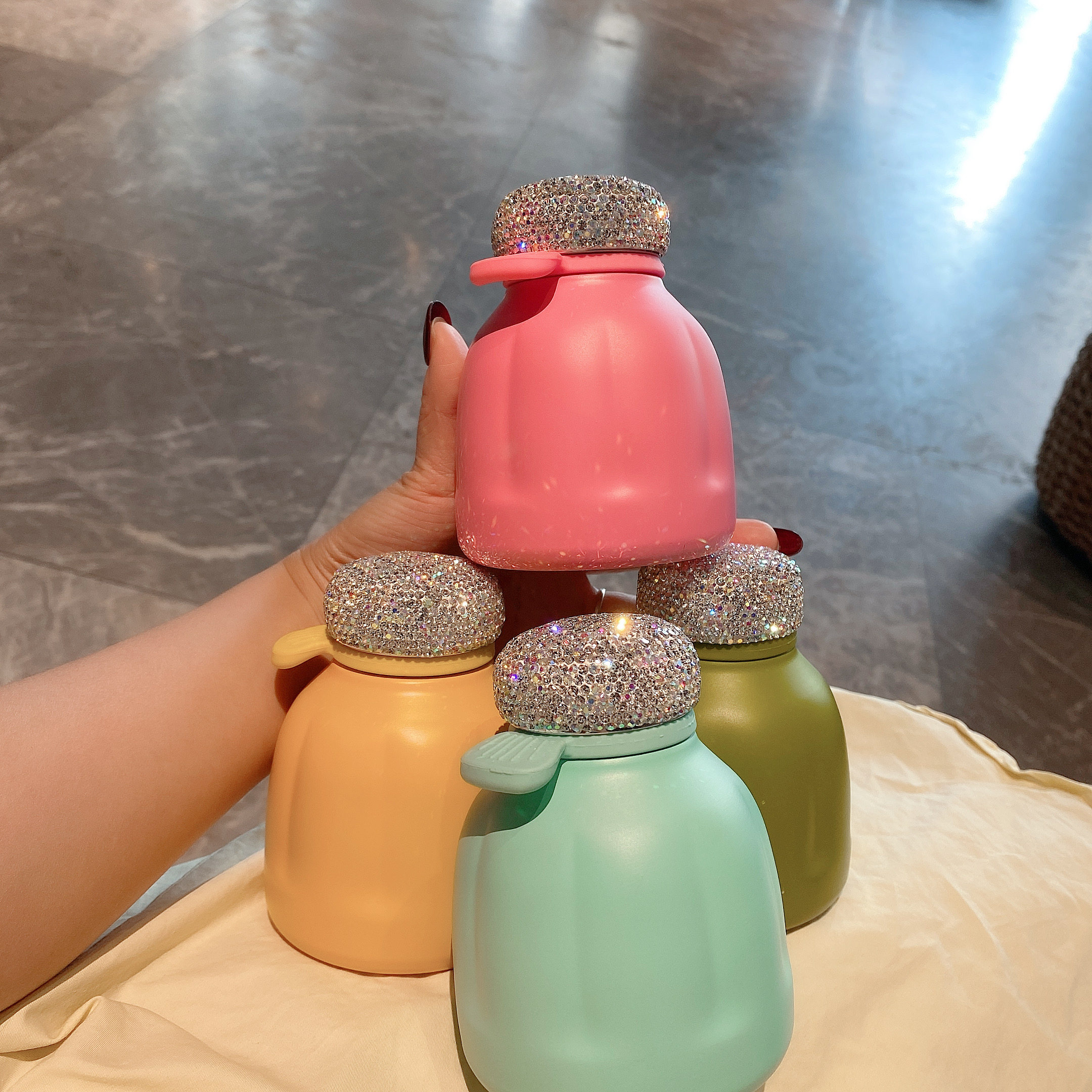 创意不锈钢保温杯奢华镶钻户外便携水杯办公室学生大肚杯网红礼品