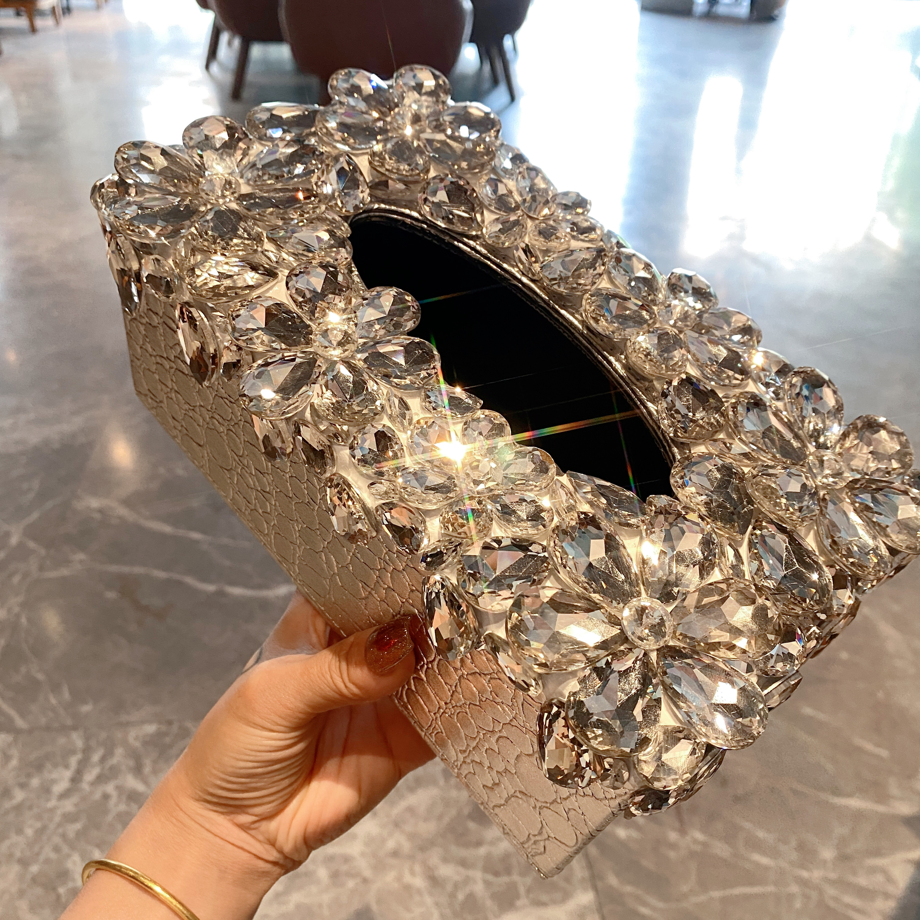 奢华镶钻大花朵白钻大号纸巾盒高级感家用客厅装饰品轻奢抽纸盒新