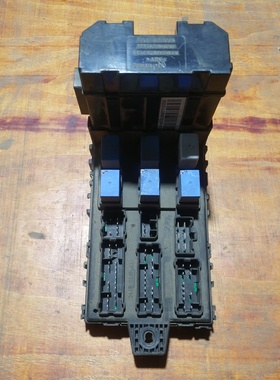 适用江淮瑞鹰室内继电器盒保险丝盒ETACS控制器模块 3735100U1010