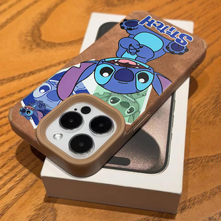 史迪仔握手适用苹果16Promax潮牌15Promax翻毛皮手机壳14秋冬新款11全包软壳xs高级感iPhone16Pro小众78p