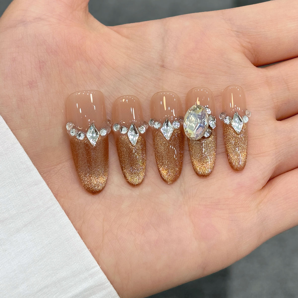 高级轻奢手工猫眼穿戴甲长款爆闪美甲贴片成品日常-V03