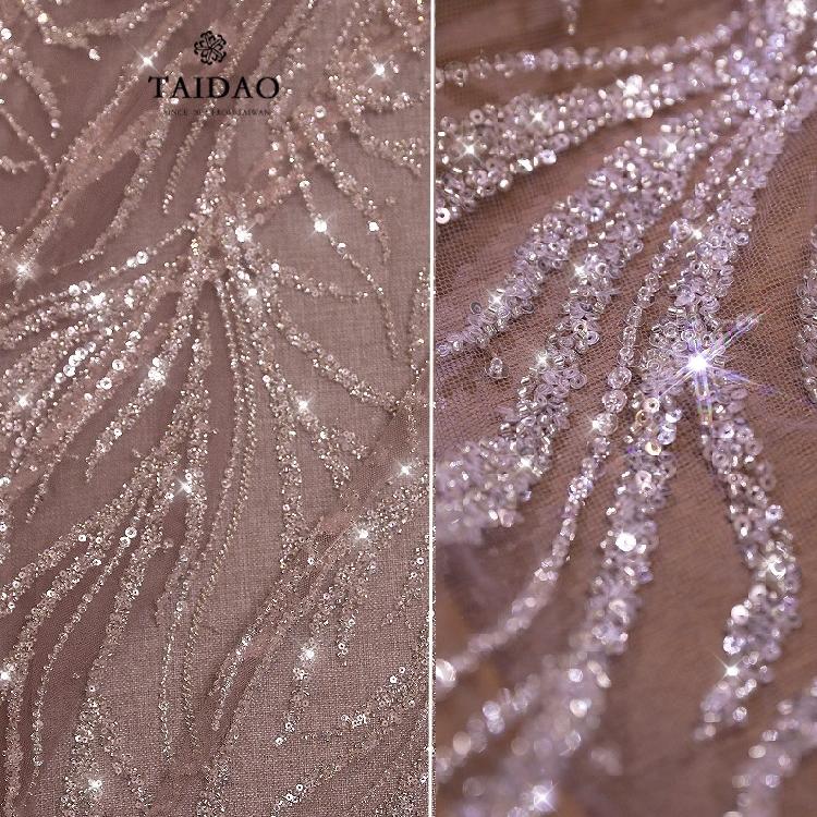 粉色白色蕾丝钉珠亮片面料