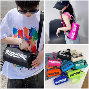 网红儿童包包男童潮酷运动休闲包圆桶字母包女孩洋气单肩斜挎小包