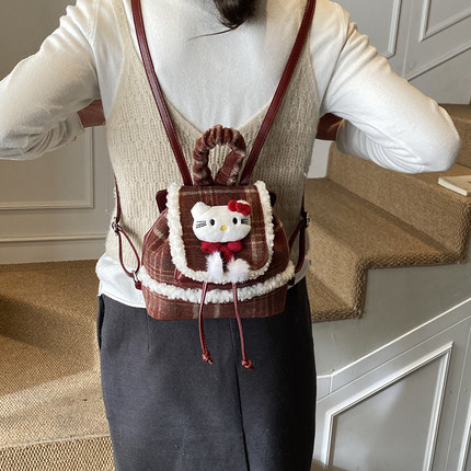 2025秋冬新款Hello Kitty格纹毛绒双肩包女学生可爱背包出游书包