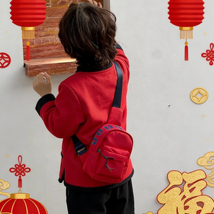 新年红包韩版男女童包纯色简约休闲户外背包胸包潮酷斜跨包男孩包